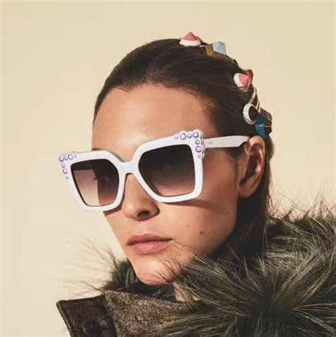 Solo Tu Fashion Trend Brand Designer Luxury Rhinestone Oversized Sun Glasses Women Ladies