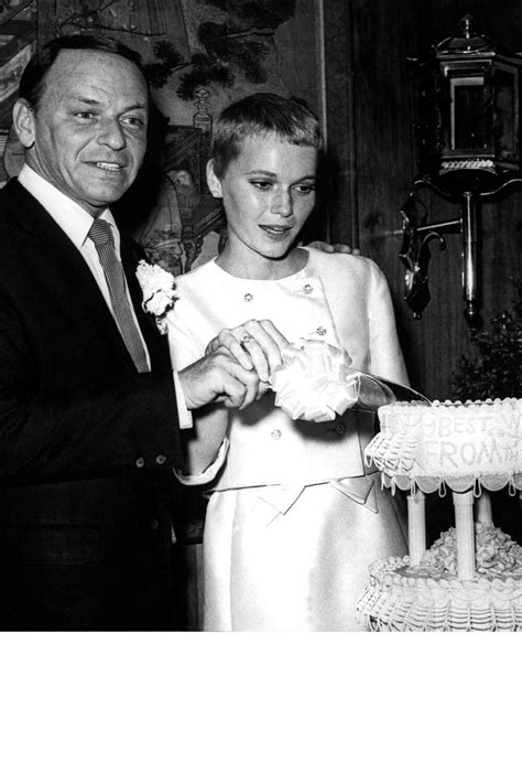 Mia Farrow And Frank Sinatra Hollywood Wedding Iconic Weddings Celebrity Weddings