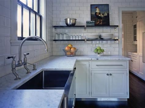 Tell us have you gone without upper cabinets in your kitchen or do you hold onto them? 15+ Design Ideas for Kitchens Without Upper Cabinets ...