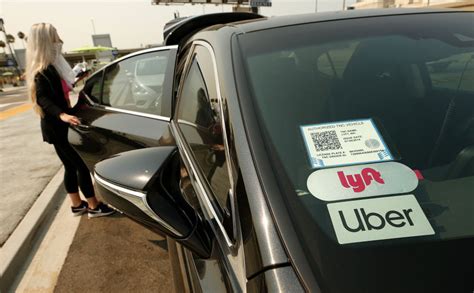 Ca Appeals Court Upholds Ruling That Uber And Lyft Must Classify Drivers As Employees Techcrunch