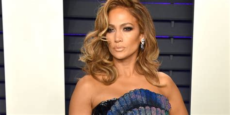 Jennifer Lopezs Oscars After Party Dress Looked Like A Fan Business Insider