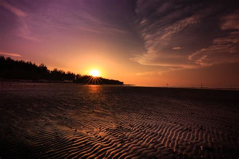 1280x1024 Beach Sand Sunset Evening 1280x1024 Resolution