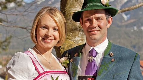 Maybe you would like to learn more about one of these? Magdalena Neuner: Biathlonstar heiratet Josef Holzer ...