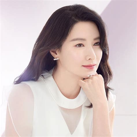 How Lee Young Ae Became One Of Koreas Highest Paid Actresses Before