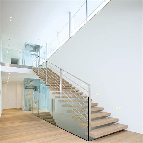 China 2019 New Design Modern Glass Stairs Glass Railing Staircase Build Wood Floating