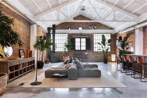 This Cool Spanish Home Makes A Stylish Case For Modern Loft Living