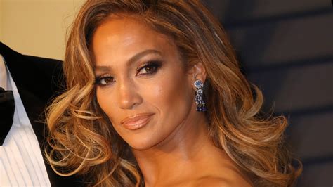 Jennifer Lopez Shows Off Chiseled Abs In Pink Bikini Im A Hustler