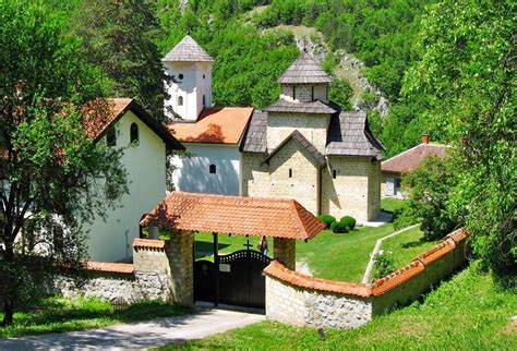 Monastero Di Pustinja Serbia Incoming ™ Dmc