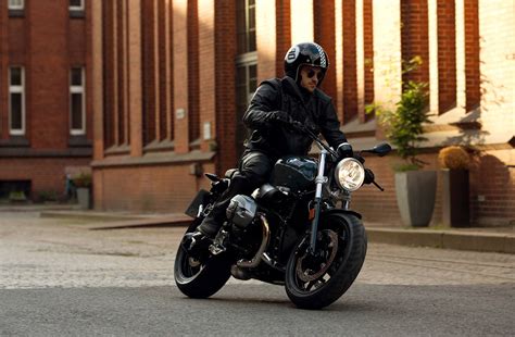 Bmw r ninet is a cafe racer bikes available at a starting price of rs. Indian FTR1200 vs Honda CB1000R vs BMW R nine T ...