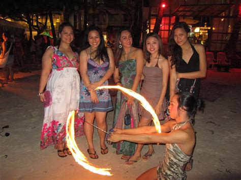 The Quaint Traveler Boracay Philippines Ii A Night In Boracay