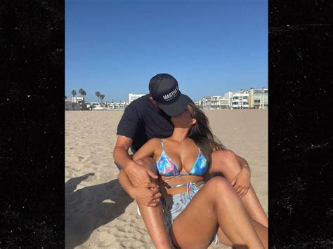 Jared Goff Kisses Si Swim Model Gf Christen Harper During Romantic Beach Dinner