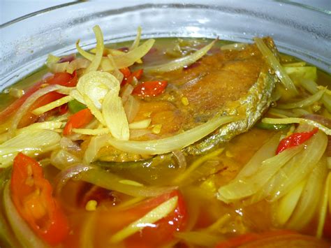 Ikan cakalang banyak terdapat di daerah sulawesi utara. ThE sToRy WiLL NeVeRR End...: Ikan Masak Asam