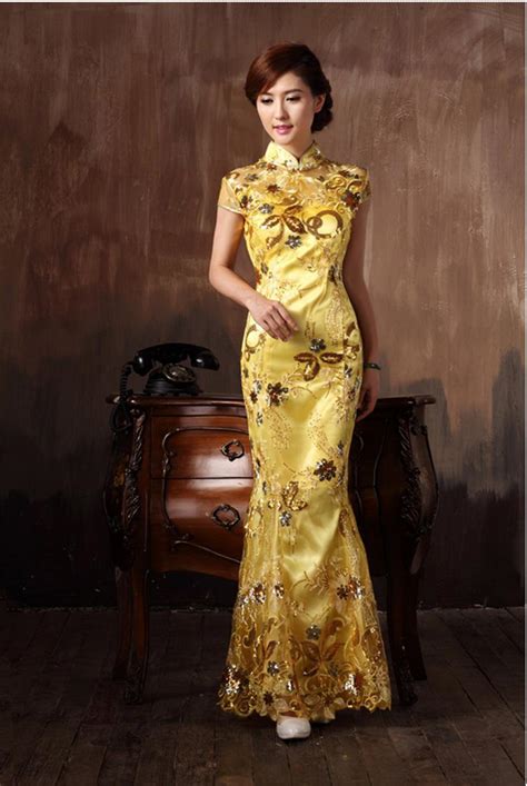 No matter what kind of style and color of the wedding dress, the dress must be brand new without any pocket. Chinese Wedding Dress Cheongsam Long Lace Flowers ...
