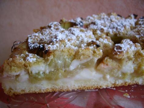 Für den teig fett, zucker, dotter und das ganze ei schaumig rühren. Rhabarberkuchen mit Pudding - Rezept mit Bild - kochbar.de
