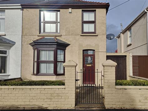 3 Bed Semi Detached House For Sale In Coedcae Road Llanelli Sa15 £