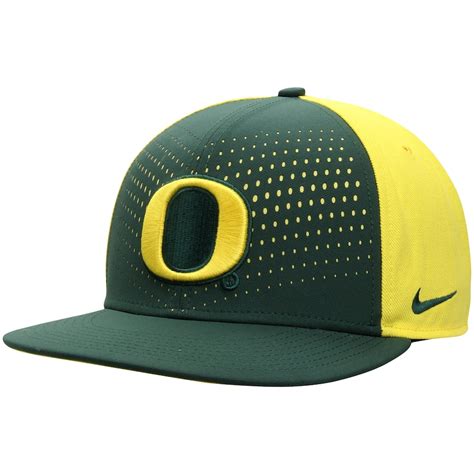 Nike Oregon Ducks Green True Seasonal Snapback Performance Adjustable Hat