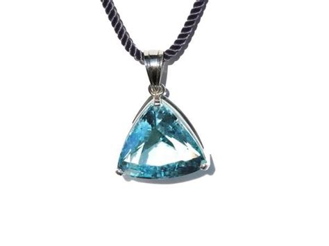 Truly One Of A Kind Triangle Facetted 28ct Natural Blue Topaz Pendant