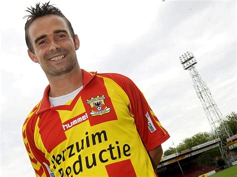 Marc overmars plays the position , is 47 years old and cm tall, weights kg. Globoesporte.com > Futebol Internacional - NOTÍCIAS - Após ...
