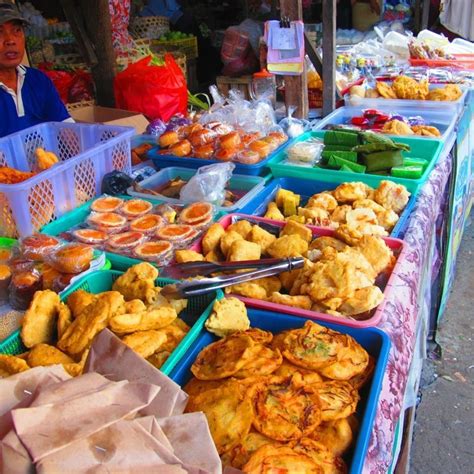 Street Food - Balinese Food Stall - Explore the World with Travel Nerd