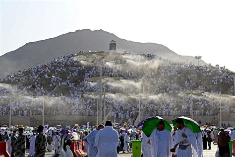 Pilgrims Ascend Mount Arafat As Hajj Peaks Under Fierce Sun