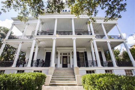 The Witchy Mansion From American Horror Story Coven Horror Movie Locations You Can Visit