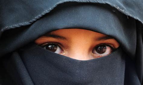 Camerons Crackdown On The Burka Muslim Women Will Have To Remove Face Veil For Officials Uk