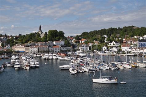 From wikimedia commons, the free media repository. Grimstad Gjestehavn