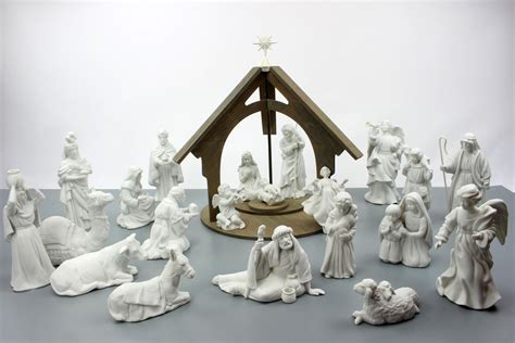Avon Vintage White Porcelain Nativity Set 20 Boxes 22 Pieces White