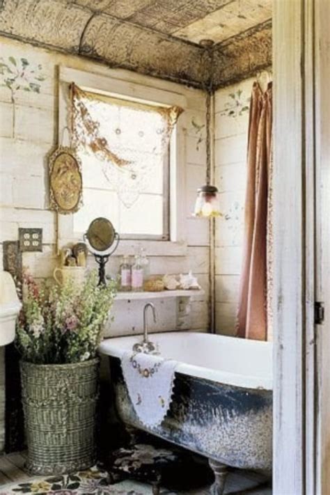 We found some interesting shabby chic bathrooms that will take your attention and that will hopefully inspire you. Shabby chic bathroom | Farmhouse bathroom ideas | Pinterest