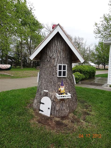 Best 26 Ideas Of Decorating Or Hiding A Tree Stump