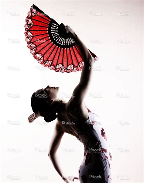 Flamenco dancer tattoo by artist aimee lou via instagram. spanish flamenco dancer with fan | Flamenco dancers, Dancer photography, Flamenco