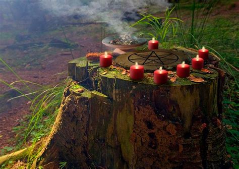 Beautiful Outdoor Altar Pagan Rituals Pagan Gods Witches Altar