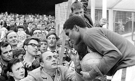 Лента| главное все календарь статистика таблица. The day Eusébio applauded me for saving one of his shots ...