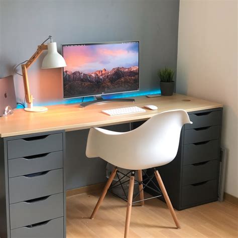 Solid technology and a few creature comforts go a long way when setting up your home office. Minimal IKEA 4K Workspace - MinimalSetups