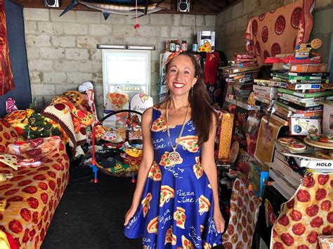 Meet Njs Pizza Girl Guinness World Records Sauciest Memorabilia Queen