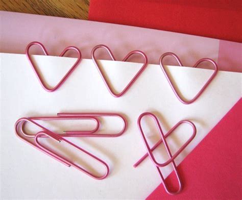How To Heart Shaped Paper Clips Paper Hearts Paper Clip Crafts