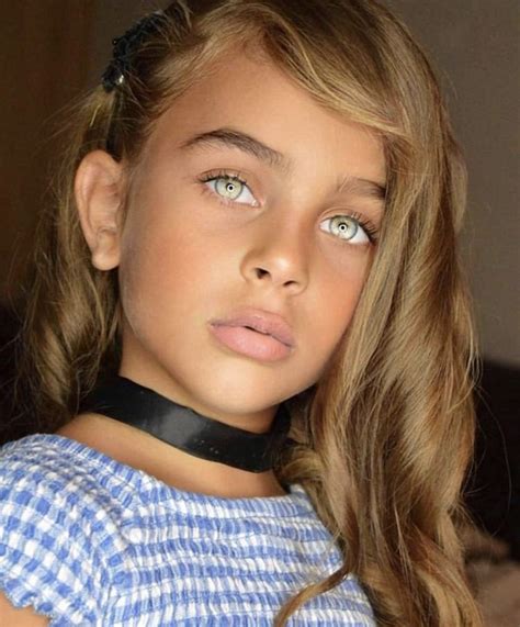 Pin By 𝑨𝒏𝒉 𝑻𝒉𝒊 On Baby Kids Hairstyles Most Beautiful Eyes Pretty Kids