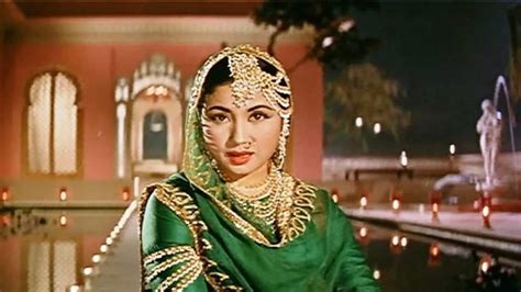 On Meena Kumaris Birth Anniversary Here Are Her 5 Must Watch Films