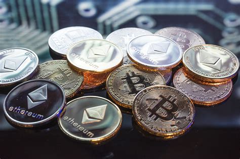 Predictions of a collapse of a speculative bubble in cryptocurrencies have been made by numerous experts in economics and financial markets. Cryptocurrency Market Rebounds | Risk of Crashing Still a ...