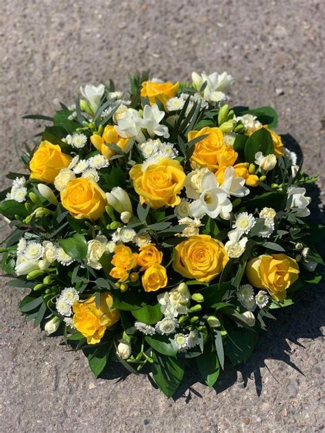 jo beth floral design beautiful bespoke funeral flowers derby funeral flowers posy flower