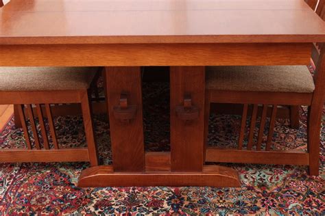 Bassett Furniture Mission Style Oak Dining Table And Chairs Ebth
