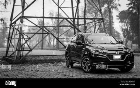 Honda Suv Black And White Stock Photos And Images Alamy