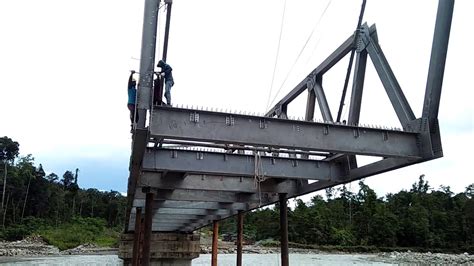 Jembatan Rangka Baja Pemasangan Jembatan Rangka Baja Kali Babur