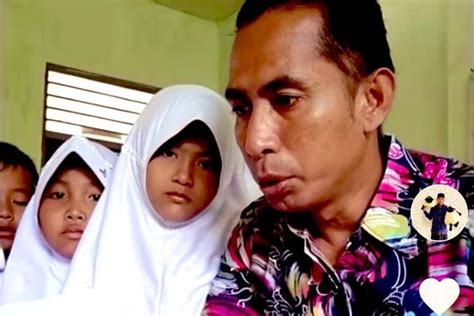 Profil Dan Biodata Pak Ribut Dan April Guru SD Di Lumajang Yang Viral