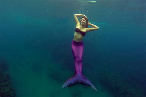 Real Life Mermaids Tone Their Tummies At New Arial Academy