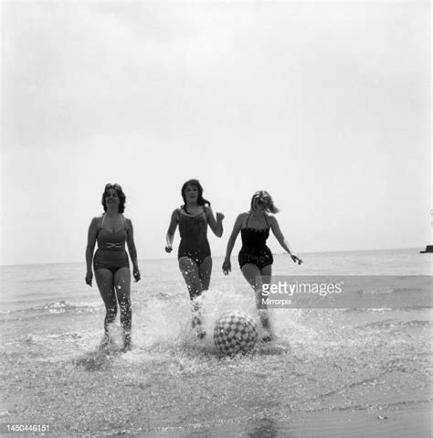 15 Year Old Girls Swimwear Bildbanksfoton Och Bilder Getty Images