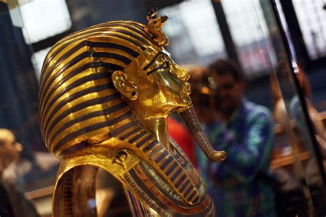 Egypt Begins Restoration Of Ancient King Tuts Coffin For First Time