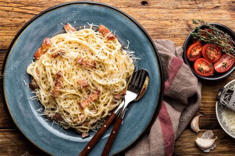 pasta carbonara espaguetis cocinados según la receta tradicional italiana pasta allá carbonara