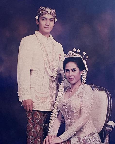 20 Tahun Menikah Begini 7 Potret Jadul Kebersamaan Gunawan Sudrajat