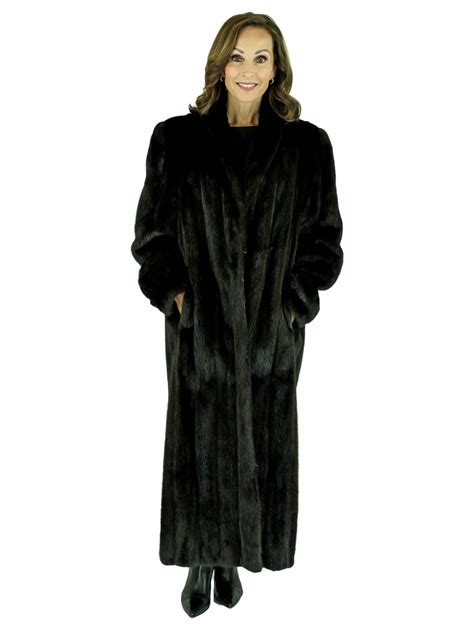 Ranch Female Mink Fur Coat Womens Fur Coat Large Estate Furs